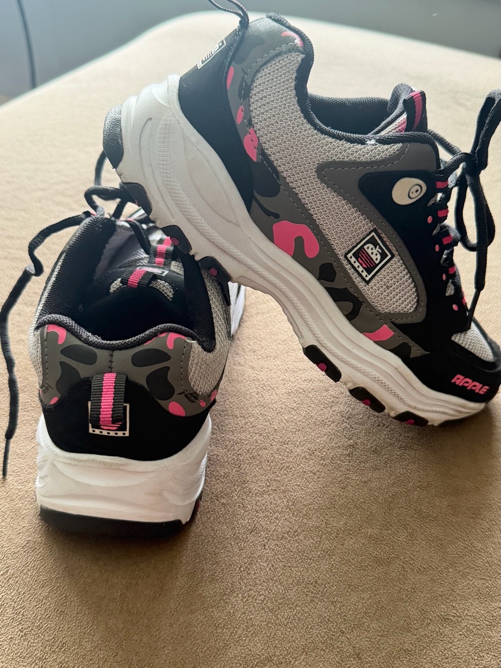Apple Women's Black, Gray & Pink Athletic Sneaker size 5 - Picture 8 of 9